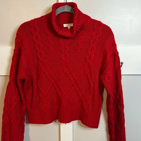 Red turtleneck crop sweater - Picture 1 of 4